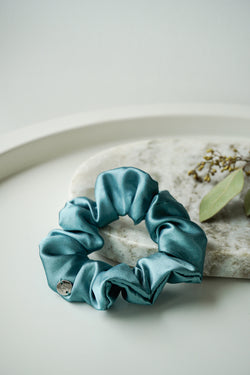 Scrunchie glänzend aus Satin in Jade Grün